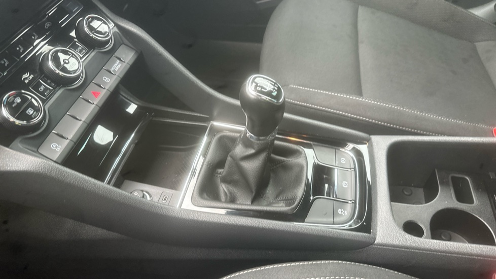 Skoda Karoq 1.0 TSI SE Drive 5dr Petrol Estate - Image 13