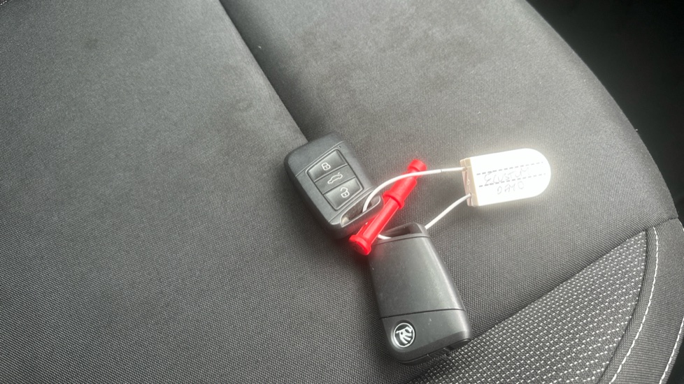 Skoda Karoq 1.0 TSI SE Drive 5dr Petrol Estate - Image 20