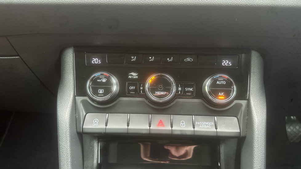 Skoda Karoq 1.0 TSI SE Drive 5dr Petrol Estate - Image 25