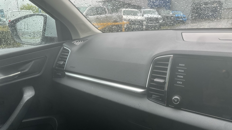 Skoda Karoq 1.0 TSI SE Drive 5dr Petrol Estate - Image 27