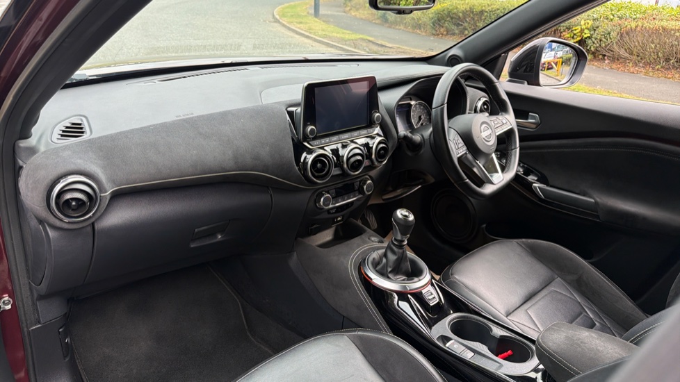 Nissan Juke 1.0 DiG-T 114 Tekna+ 5dr Petrol Hatchback - Image 9