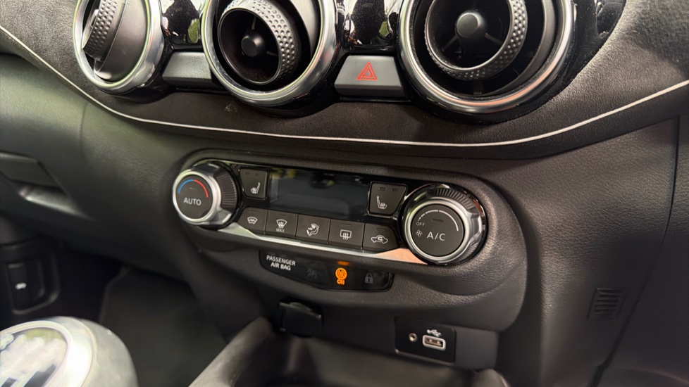 Nissan Juke 1.0 DiG-T 114 Tekna+ 5dr Petrol Hatchback - Image 22