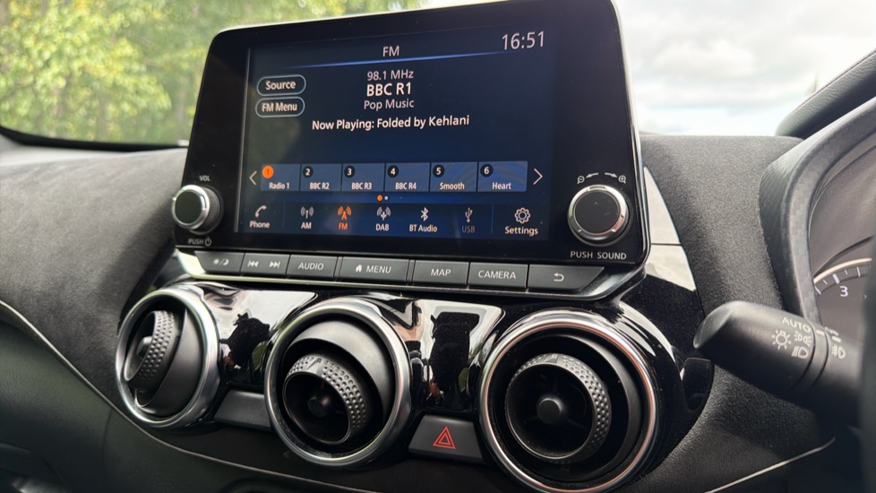 Nissan Juke 1.0 DiG-T 114 Tekna+ 5dr Petrol Hatchback - Image 23