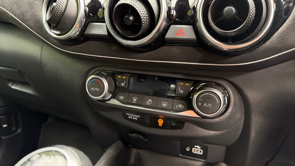 Nissan Juke 1.0 DiG-T 114 Tekna+ 5dr Petrol Hatchback - Image 24