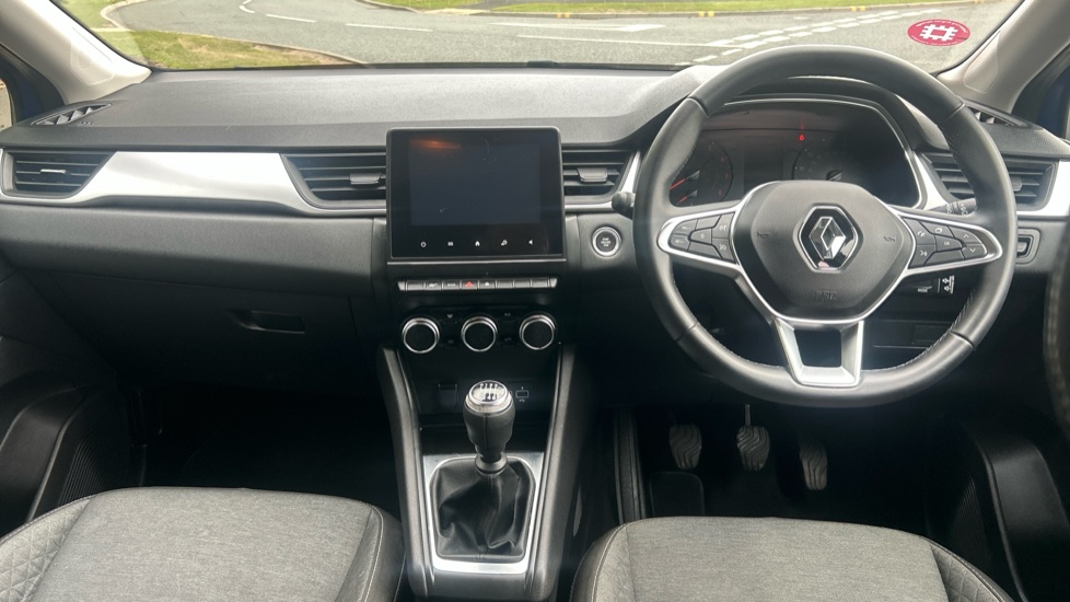 Renault Captur 1.3 TCE 140 Iconic 5dr Petrol Hatchback - Image 10