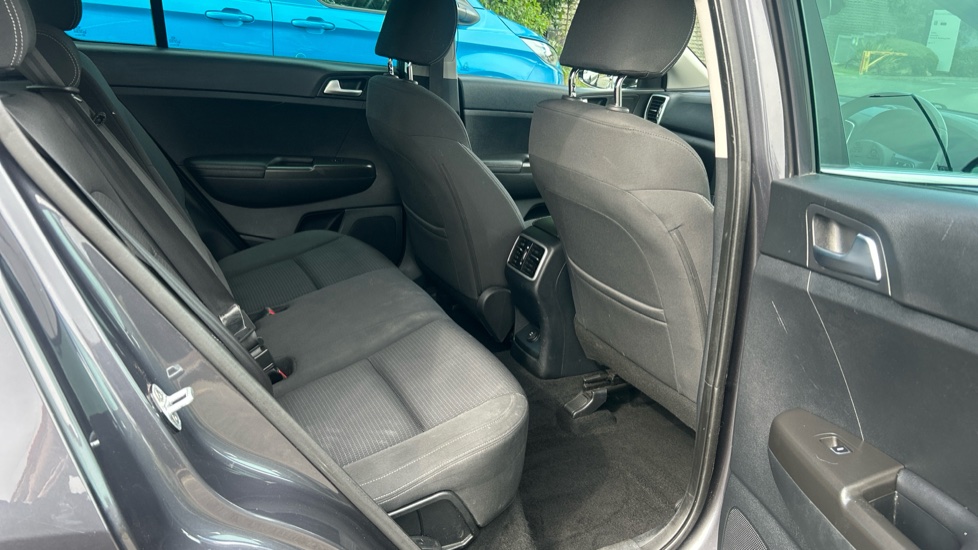 Kia Sportage 1.6 GDi ISG 2 5dr Petrol Estate - Image 16