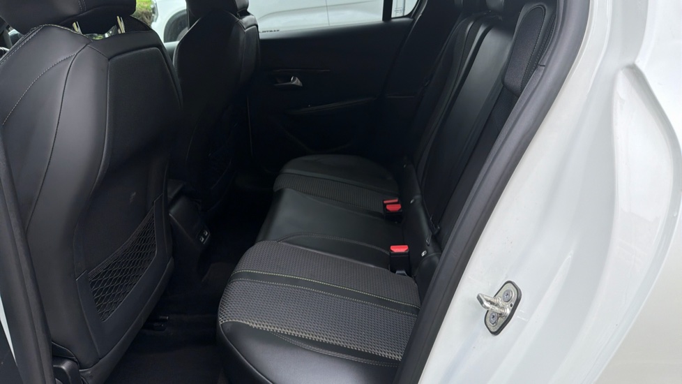 Peugeot 208 1.2 PureTech 100 GT Line 5dr Petrol Hatchback - Image 16