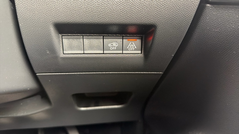 Peugeot 208 1.2 PureTech 100 GT Line 5dr Petrol Hatchback - Image 24