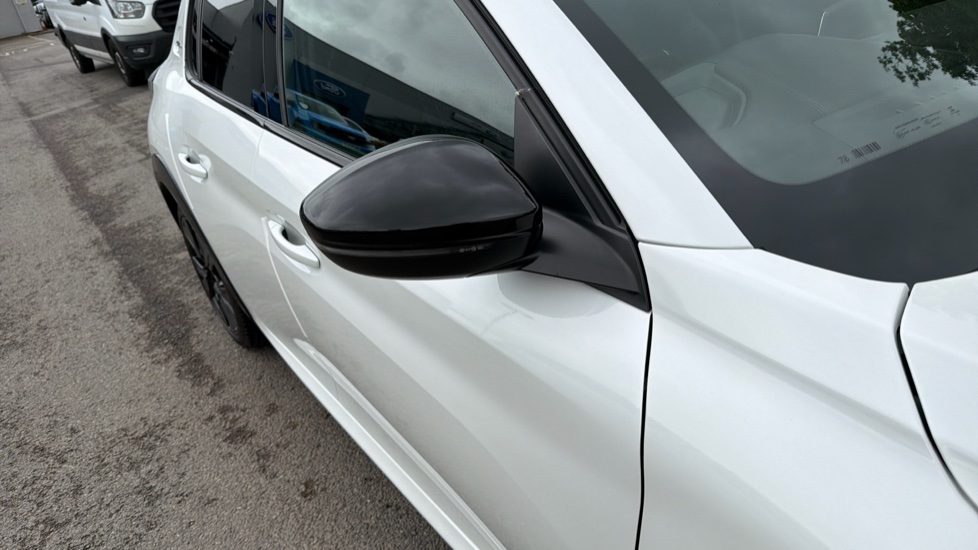 Peugeot 208 1.2 PureTech 100 GT Line 5dr Petrol Hatchback - Image 33