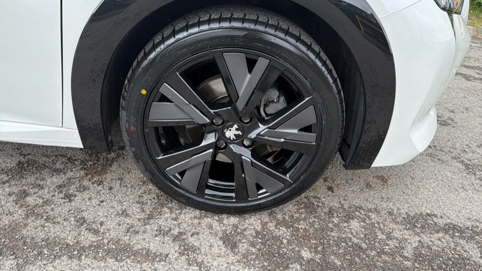 Peugeot 208 1.2 PureTech 100 GT Line 5dr Petrol Hatchback - Image 34