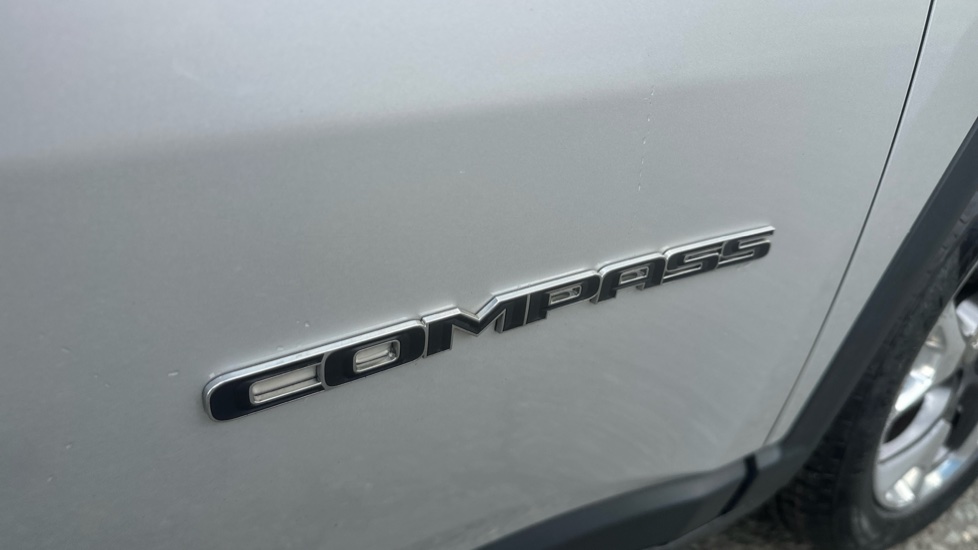 Jeep Compass 1.4 Multiair 140 Limited 5dr [2WD] Petrol Station Wagon - Image 8