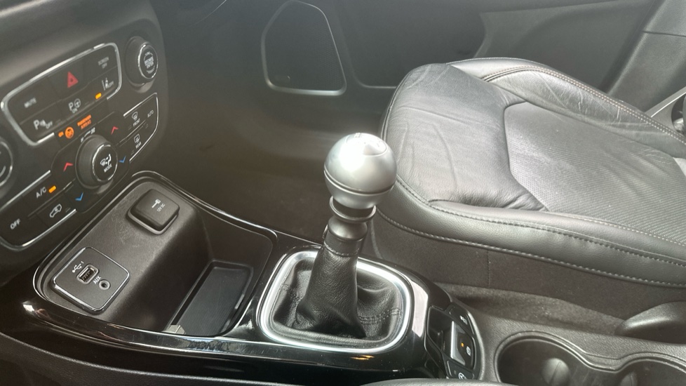 Jeep Compass 1.4 Multiair 140 Limited 5dr [2WD] Petrol Station Wagon - Image 13