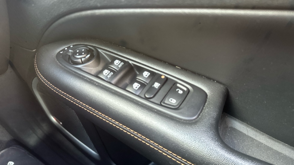 Jeep Compass 1.4 Multiair 140 Limited 5dr [2WD] Petrol Station Wagon - Image 21
