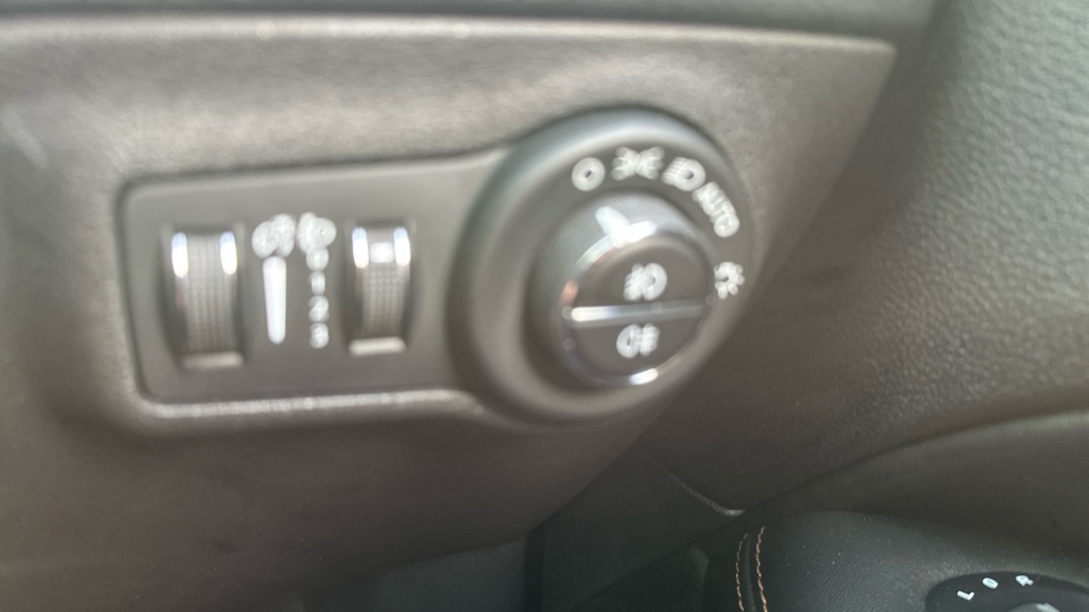 Jeep Compass 1.4 Multiair 140 Limited 5dr [2WD] Petrol Station Wagon - Image 22