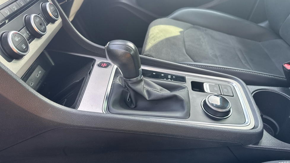 SEAT Ateca 1.5 TSI EVO Xperience 5dr DSG Petrol Estate - Image 13
