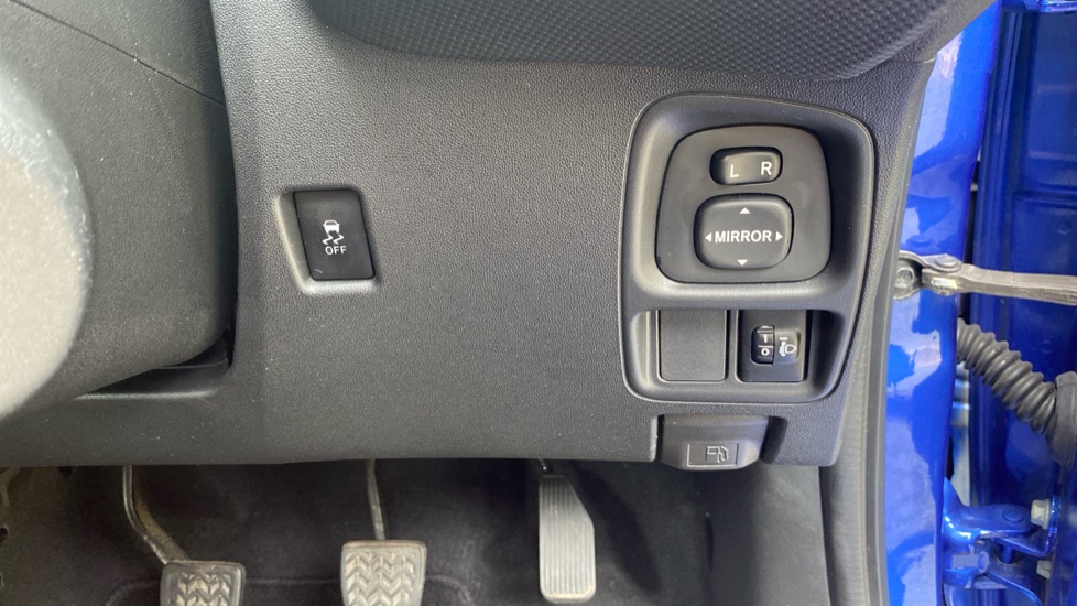Citroen C1 1.0 VTi 72 Flair 5dr Petrol Hatchback - Image 21