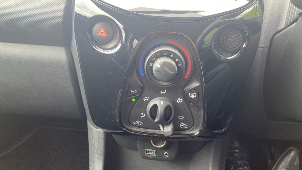 Citroen C1 1.0 VTi 72 Flair 5dr Petrol Hatchback - Image 26