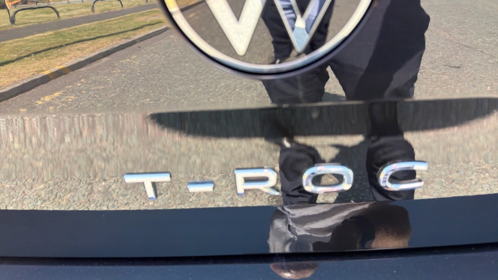 Volkswagen T-Roc 1.5 TSI EVO SE 5dr Petrol Hatchback - Image 8