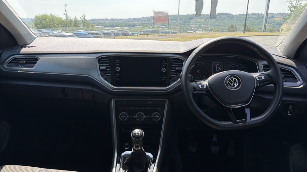 Volkswagen T-Roc 1.5 TSI EVO SE 5dr Petrol Hatchback - Image 10