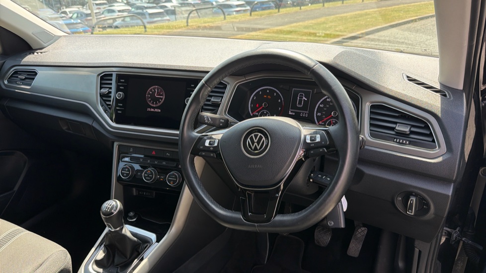 Volkswagen T-Roc 1.5 TSI EVO SE 5dr Petrol Hatchback - Image 11