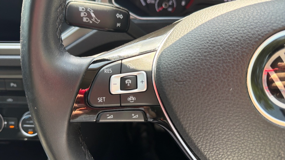 Volkswagen T-Roc 1.5 TSI EVO SE 5dr Petrol Hatchback - Image 21