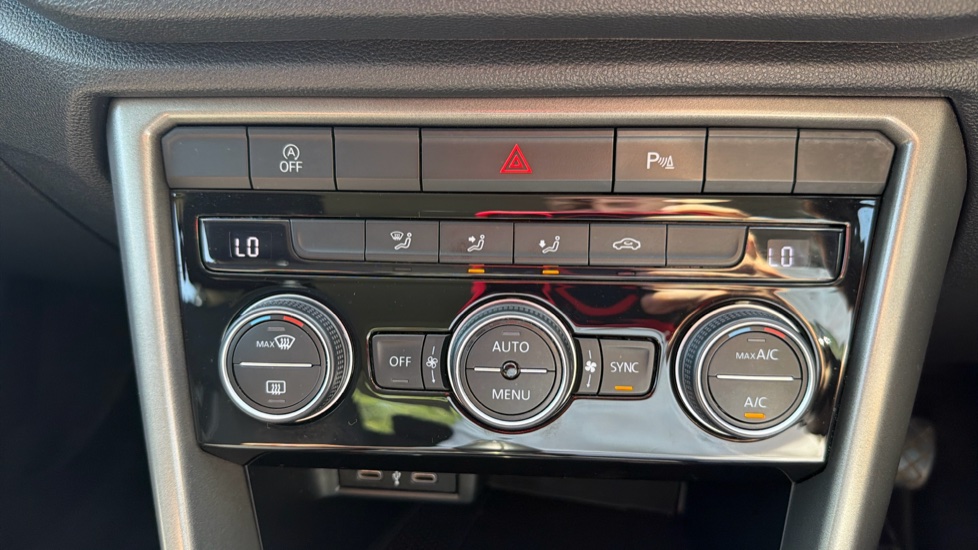 Volkswagen T-Roc 1.5 TSI EVO SE 5dr Petrol Hatchback - Image 28