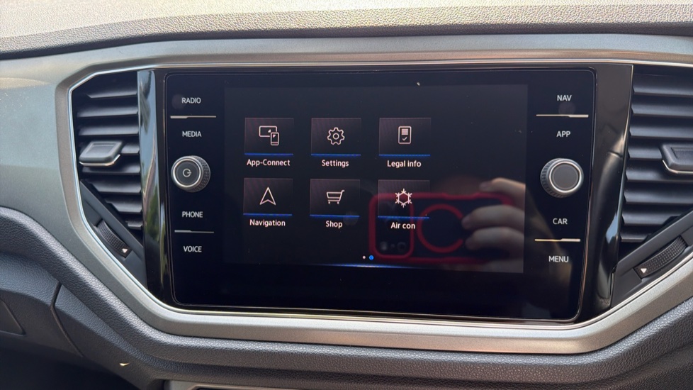 Volkswagen T-Roc 1.5 TSI EVO SE 5dr Petrol Hatchback - Image 31