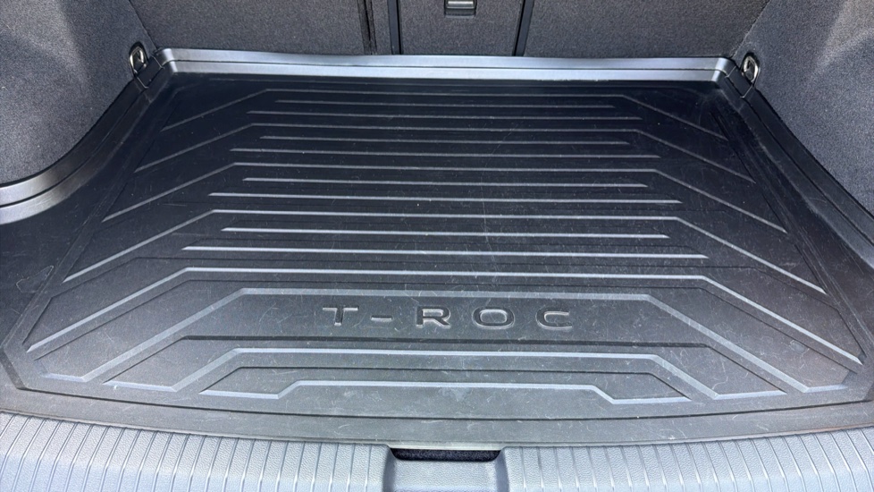 Volkswagen T-Roc 1.5 TSI EVO SE 5dr Petrol Hatchback - Image 39