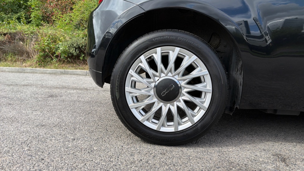 Fiat 500 1.0 Mild Hybrid Lounge 3dr Petrol Hatchback - Image 7