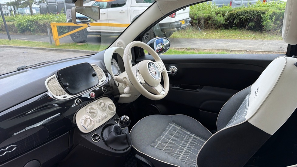 Fiat 500 1.0 Mild Hybrid Lounge 3dr Petrol Hatchback - Image 9