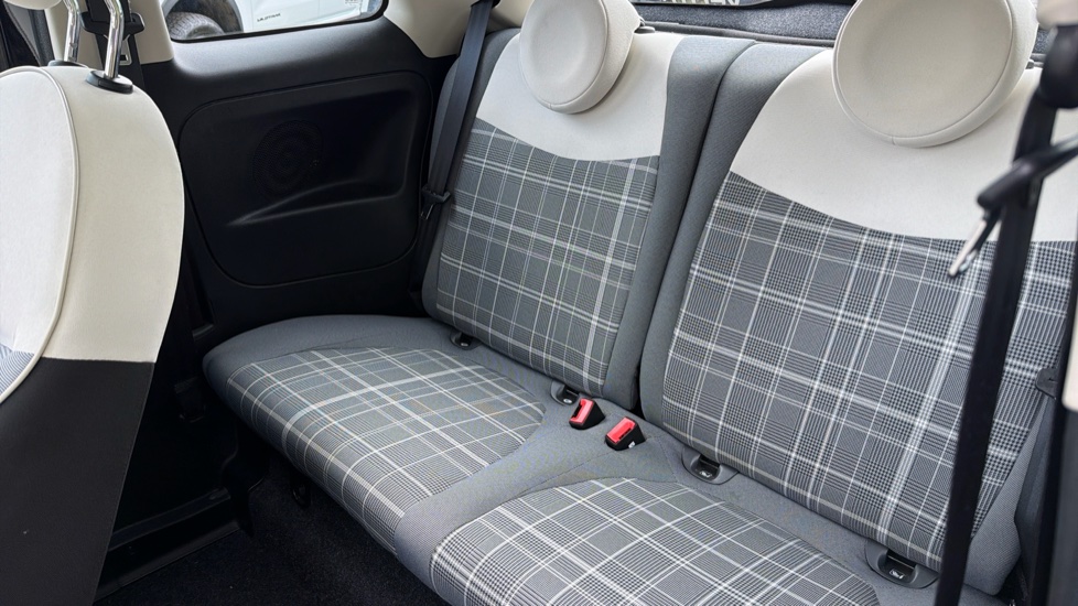 Fiat 500 1.0 Mild Hybrid Lounge 3dr Petrol Hatchback - Image 16