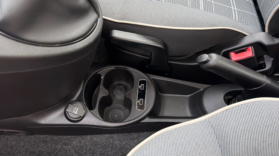 Fiat 500 1.0 Mild Hybrid Lounge 3dr Petrol Hatchback - Image 19