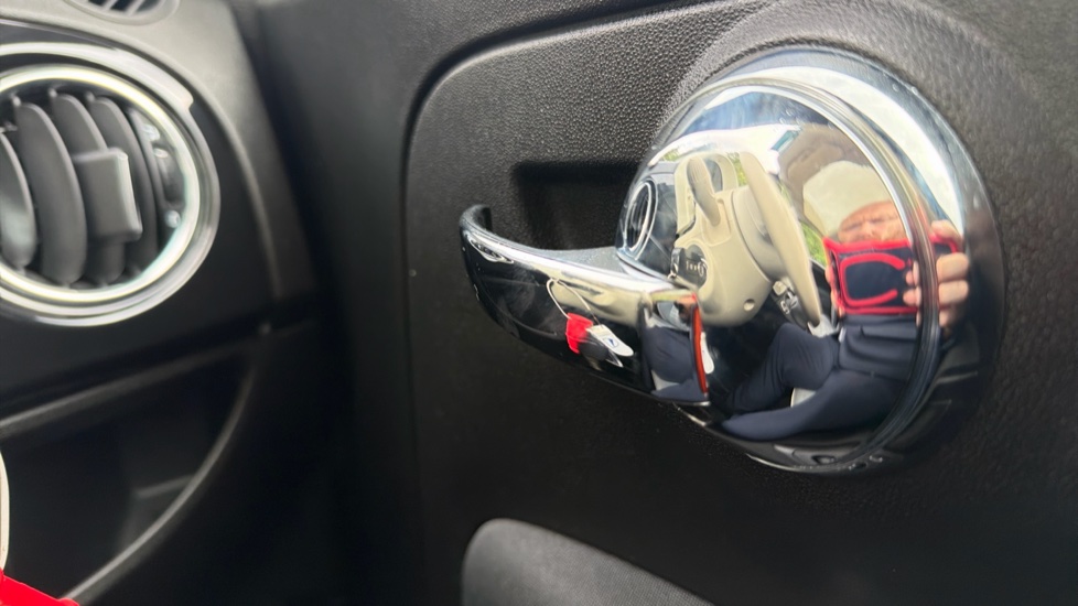Fiat 500 1.0 Mild Hybrid Lounge 3dr Petrol Hatchback - Image 23