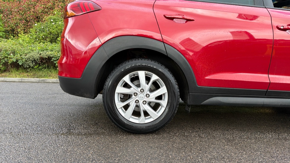 Hyundai TUCSON 1.6 GDi SE Nav 5dr 2WD Petrol Estate - Image 7