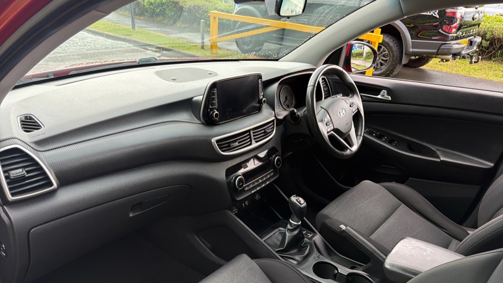 Hyundai TUCSON 1.6 GDi SE Nav 5dr 2WD Petrol Estate - Image 9