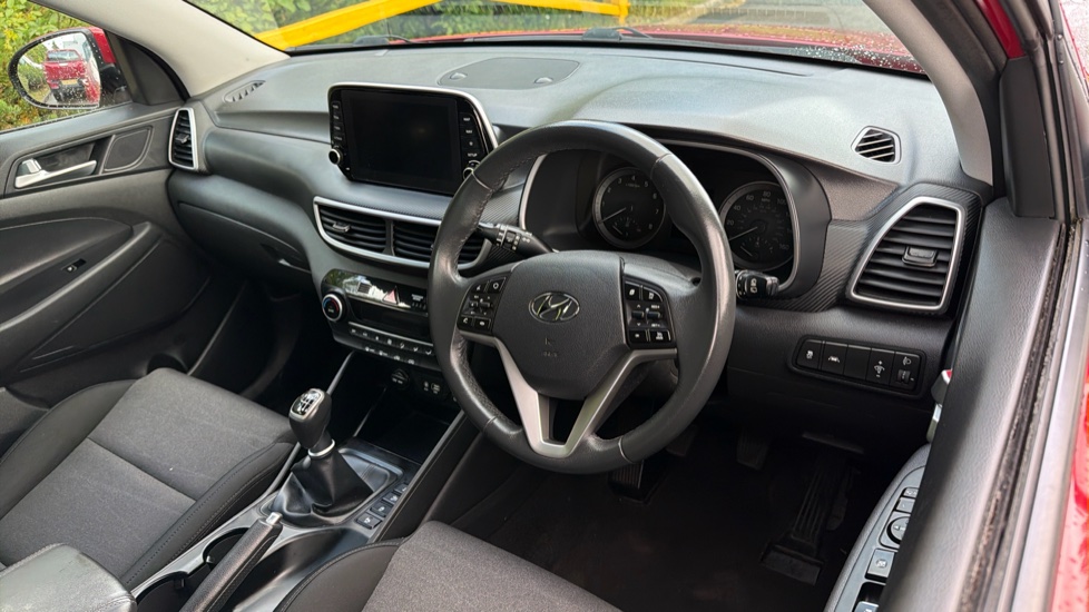 Hyundai TUCSON 1.6 GDi SE Nav 5dr 2WD Petrol Estate - Image 11