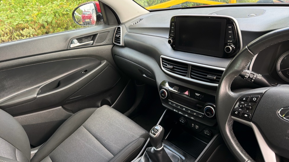 Hyundai TUCSON 1.6 GDi SE Nav 5dr 2WD Petrol Estate - Image 14