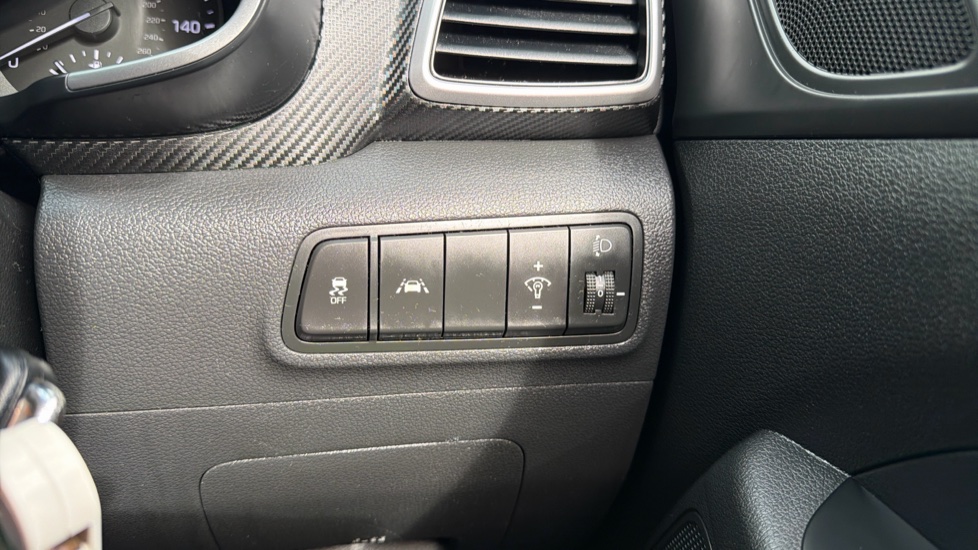 Hyundai TUCSON 1.6 GDi SE Nav 5dr 2WD Petrol Estate - Image 27