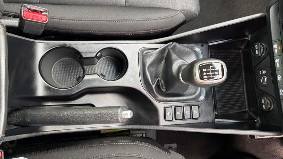 Hyundai TUCSON 1.6 GDi SE Nav 5dr 2WD Petrol Estate - Image 29