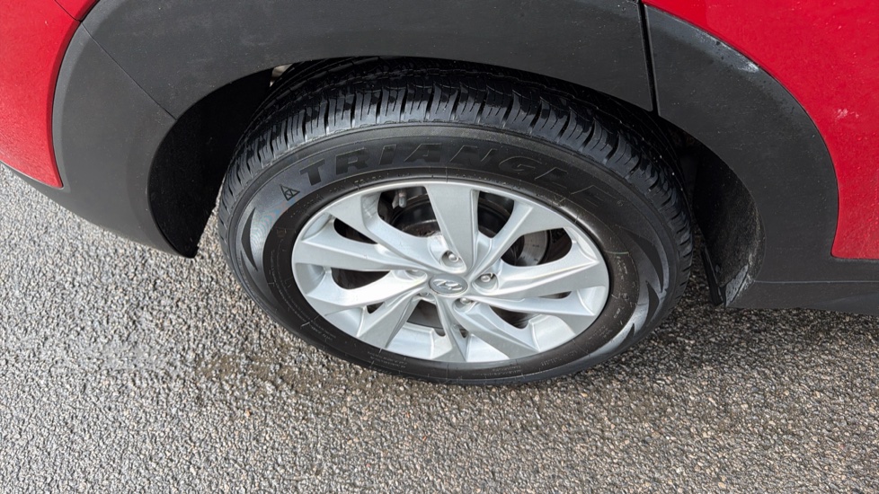 Hyundai TUCSON 1.6 GDi SE Nav 5dr 2WD Petrol Estate - Image 30