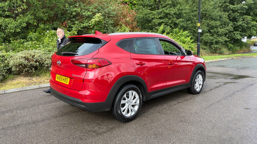 Hyundai TUCSON 1.6 GDi SE Nav 5dr 2WD Petrol Estate - Image 31