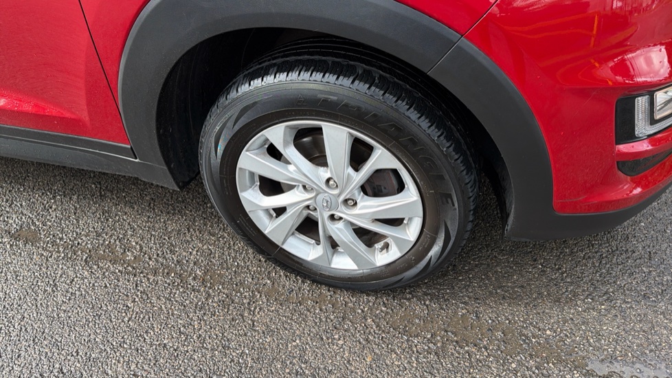 Hyundai TUCSON 1.6 GDi SE Nav 5dr 2WD Petrol Estate - Image 33
