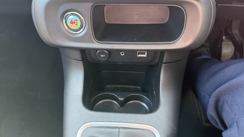 Citroen C3 1.2 PureTech 110 Flair 5dr Petrol Hatchback - Image 26