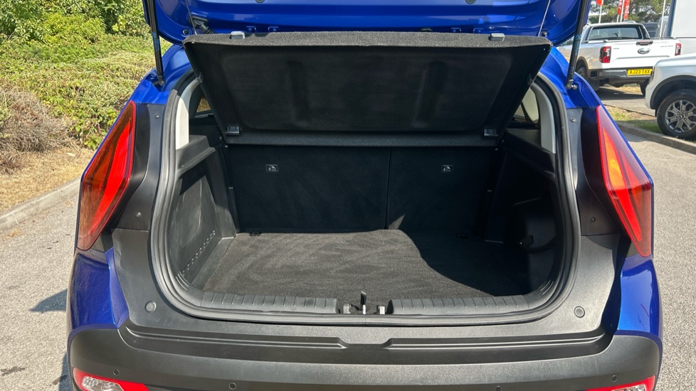 Hyundai BAYON 1.0 TGDi [120] 48V MHEV Premium 5dr DCT Petrol Hatchback - Image 4
