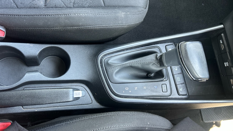 Hyundai BAYON 1.0 TGDi [120] 48V MHEV Premium 5dr DCT Petrol Hatchback - Image 13