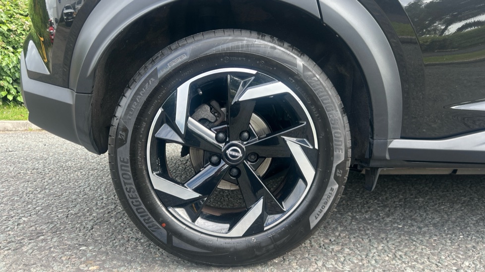 Nissan Juke 1.0 DiG-T 114 N-Connecta 5dr Petrol Hatchback - Image 7