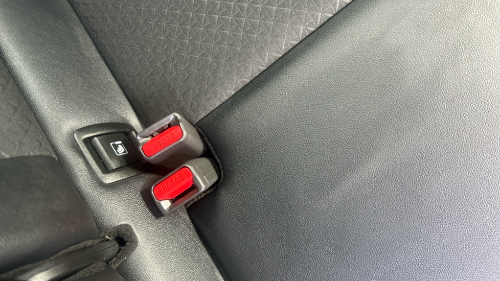 Nissan Juke 1.0 DiG-T 114 N-Connecta 5dr Petrol Hatchback - Image 17