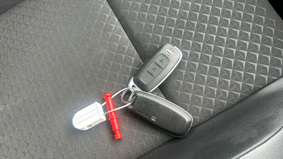 Nissan Juke 1.0 DiG-T 114 N-Connecta 5dr Petrol Hatchback - Image 20