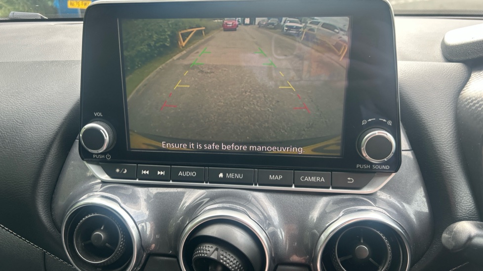 Nissan Juke 1.0 DiG-T 114 N-Connecta 5dr Petrol Hatchback - Image 27