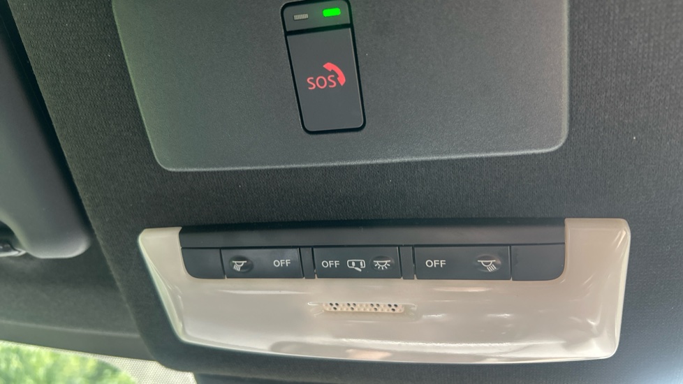 Nissan Juke 1.0 DiG-T 114 N-Connecta 5dr Petrol Hatchback - Image 31